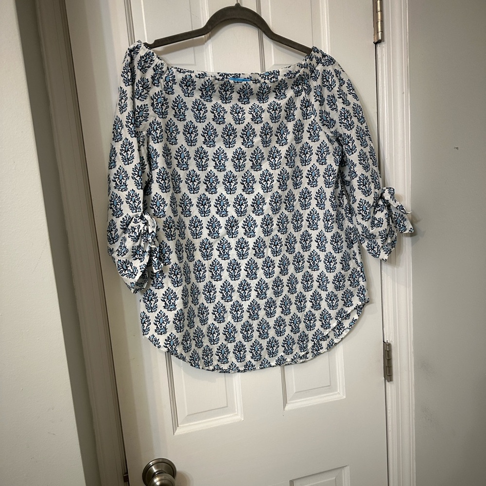 J. McLaughlin Natasha off shoulder Navy and White Blouse silk cotton blend